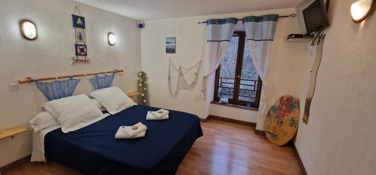 Chambres D'Hotes Les Lits Des Fees Saint-Floret Zewnętrze zdjęcie