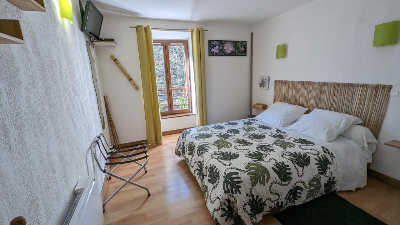 Chambres D'Hotes Les Lits Des Fees Saint-Floret Zewnętrze zdjęcie